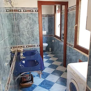 https://lussuoso-appartamento-ferrara-centro-interno-11.emilia-romagnahotels.net
